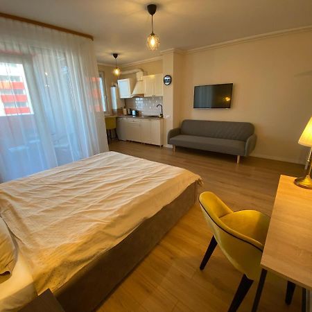 Amber Studio Oradea Apartamento Exterior foto