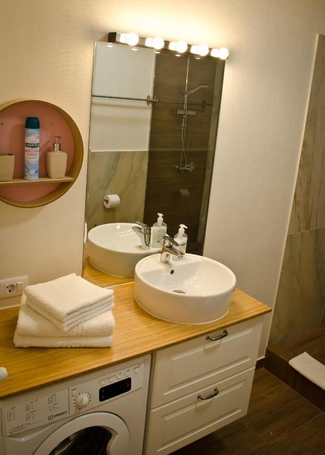 Amber Studio Oradea Apartamento Exterior foto