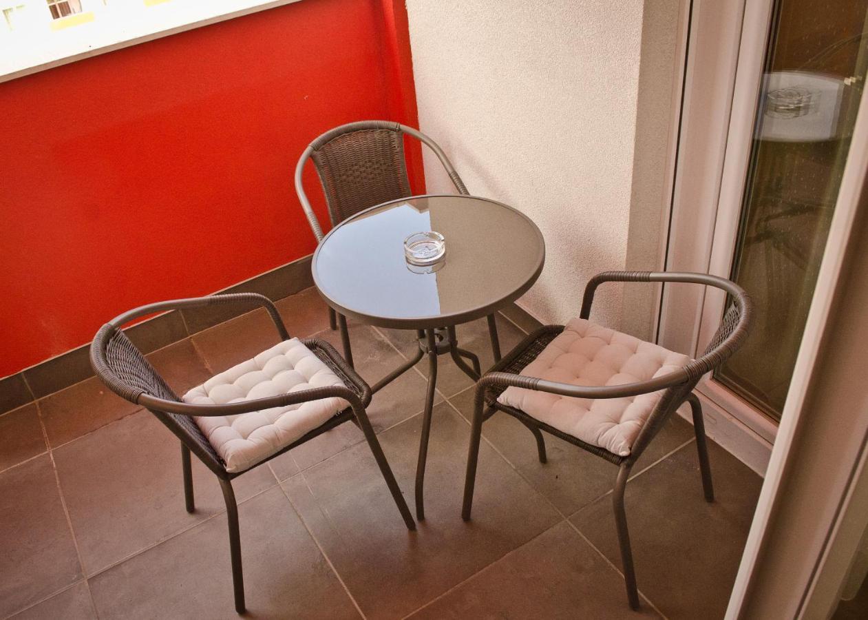 Amber Studio Oradea Apartamento Exterior foto
