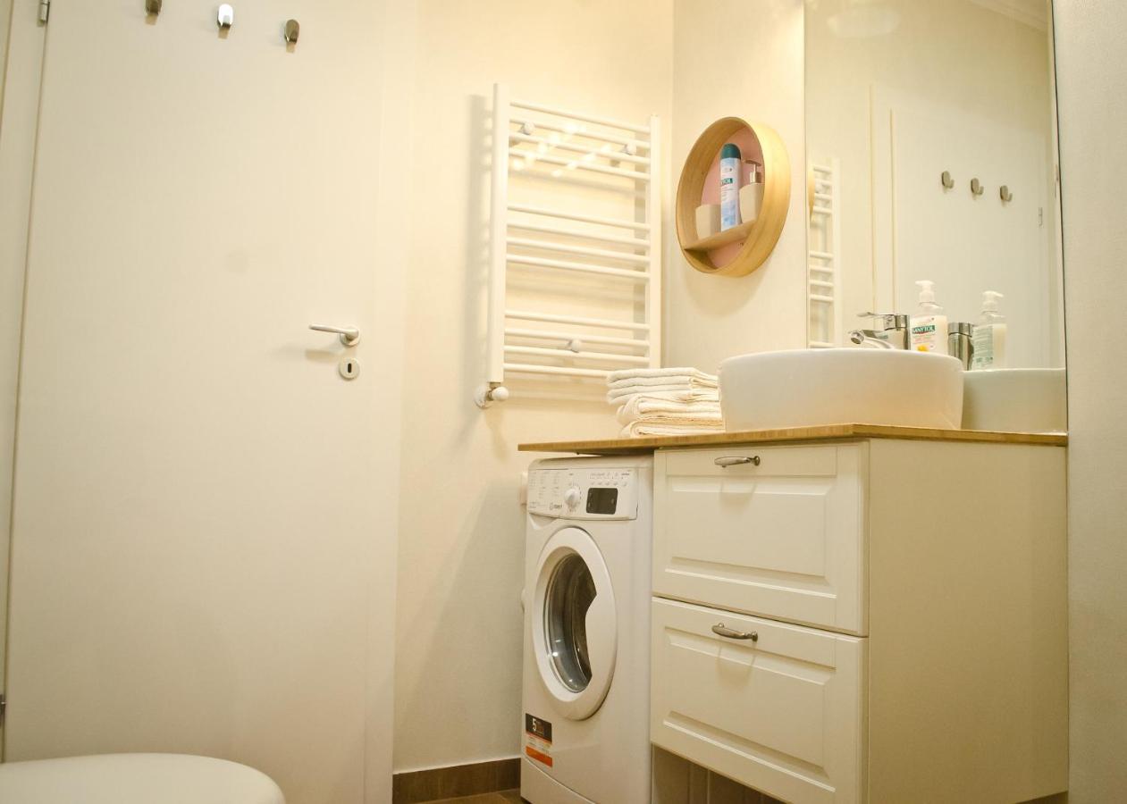 Amber Studio Oradea Apartamento Exterior foto