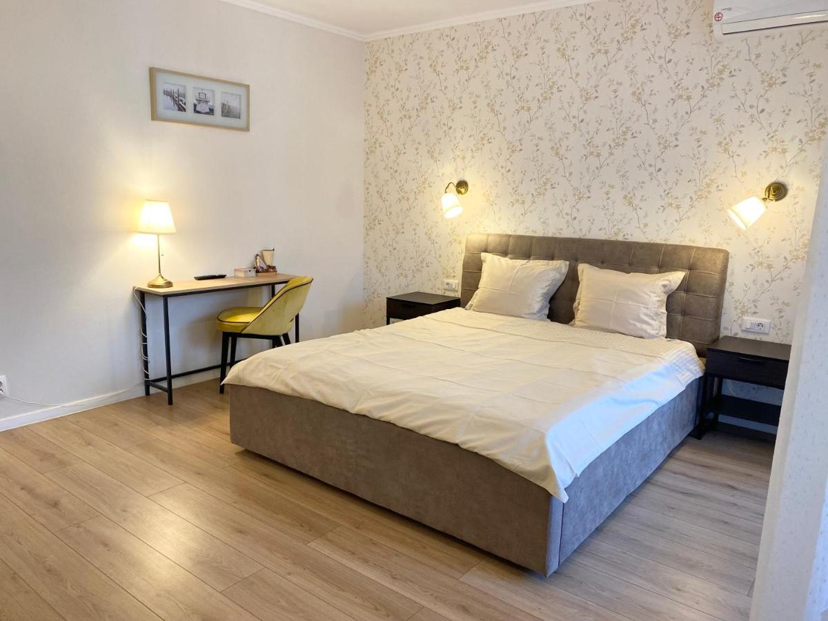 Amber Studio Oradea Apartamento Exterior foto