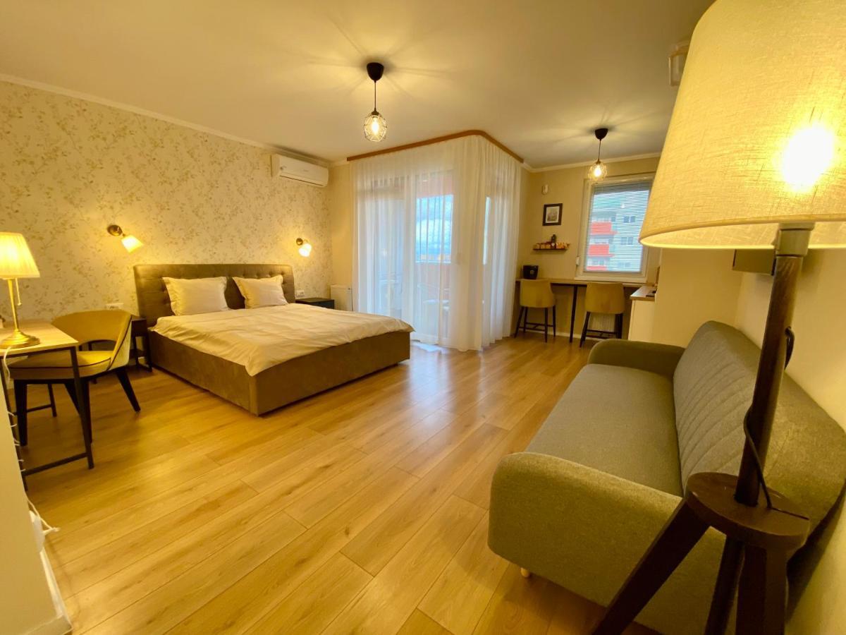 Amber Studio Oradea Apartamento Exterior foto